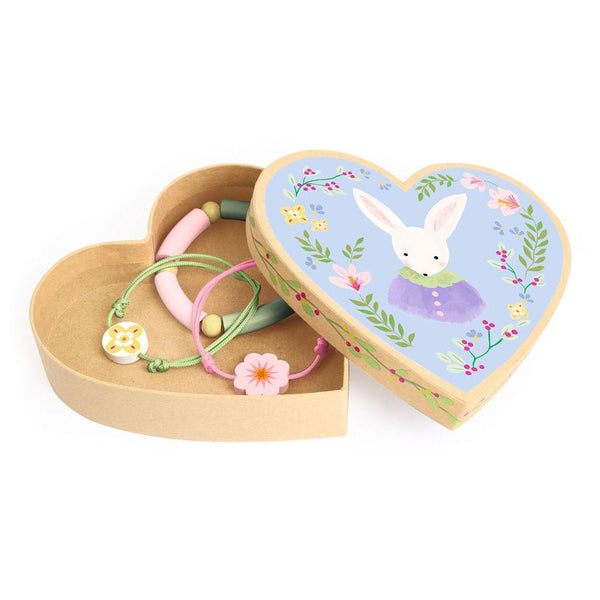 Schachtel mit Cécile's Armbändern