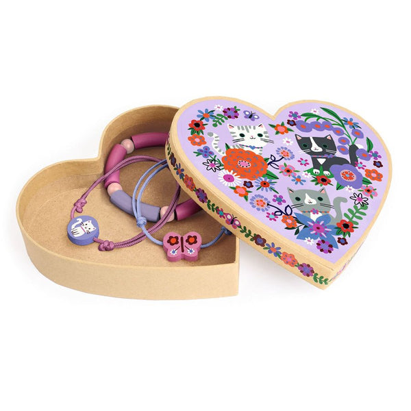 Schachtel mit Tara's Armbändern