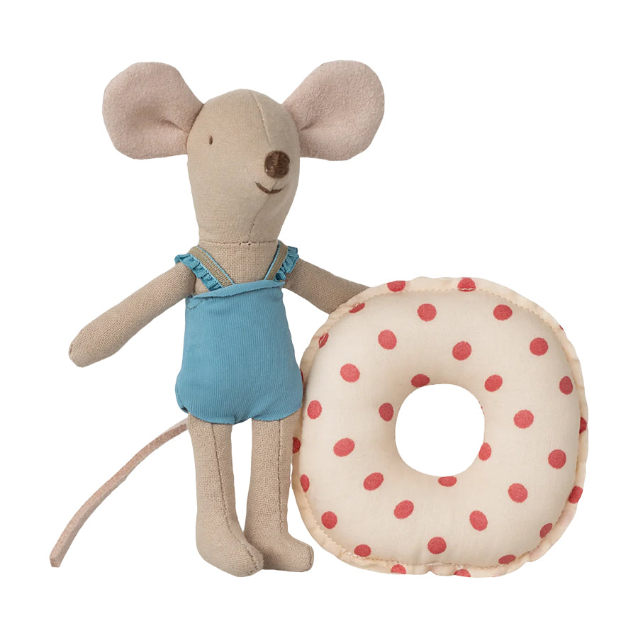 01_Maileg lillesøster strandmus, badering med røde prikker.jpg