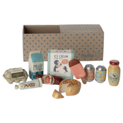 01_Maileg miniature købmandssæt.png