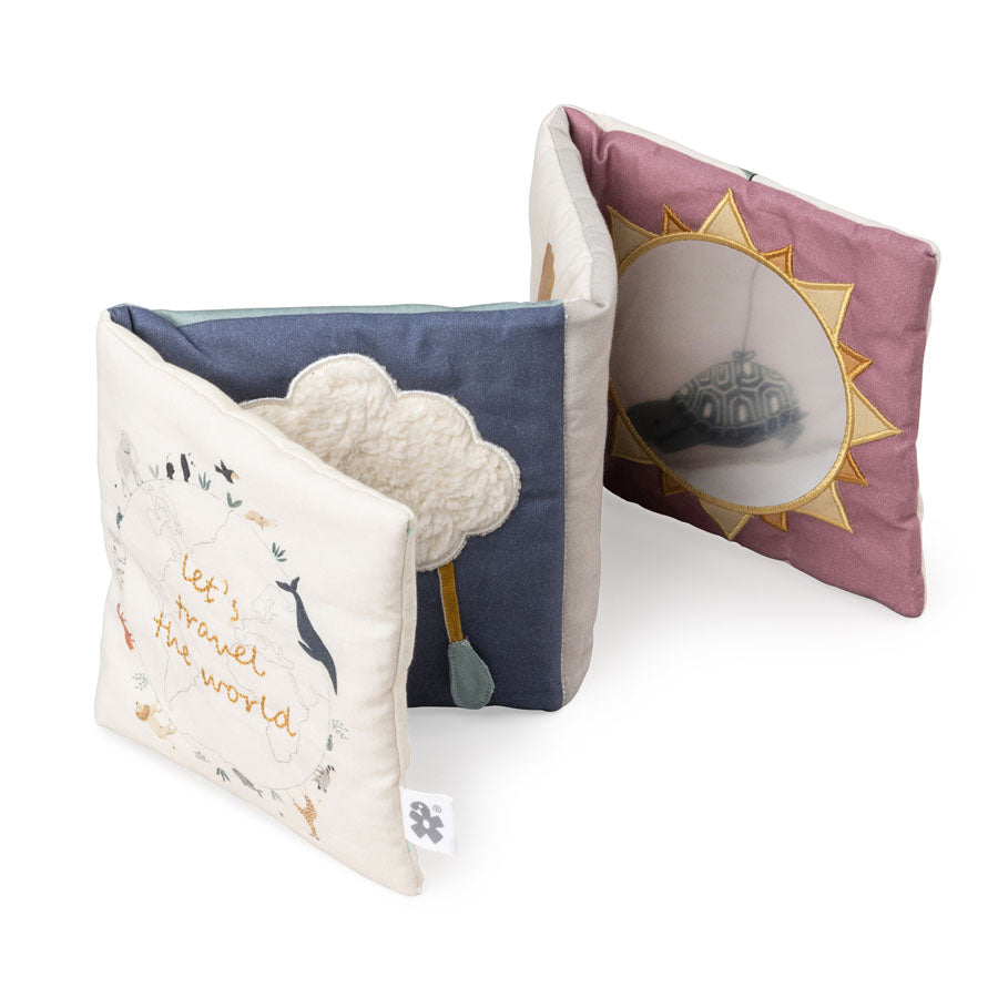 01_Sebra Aktivitetsbog i stof, World of Sebra.jpg