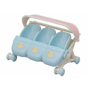 01_Sylvanian Families, trillinge-klapvogn.png