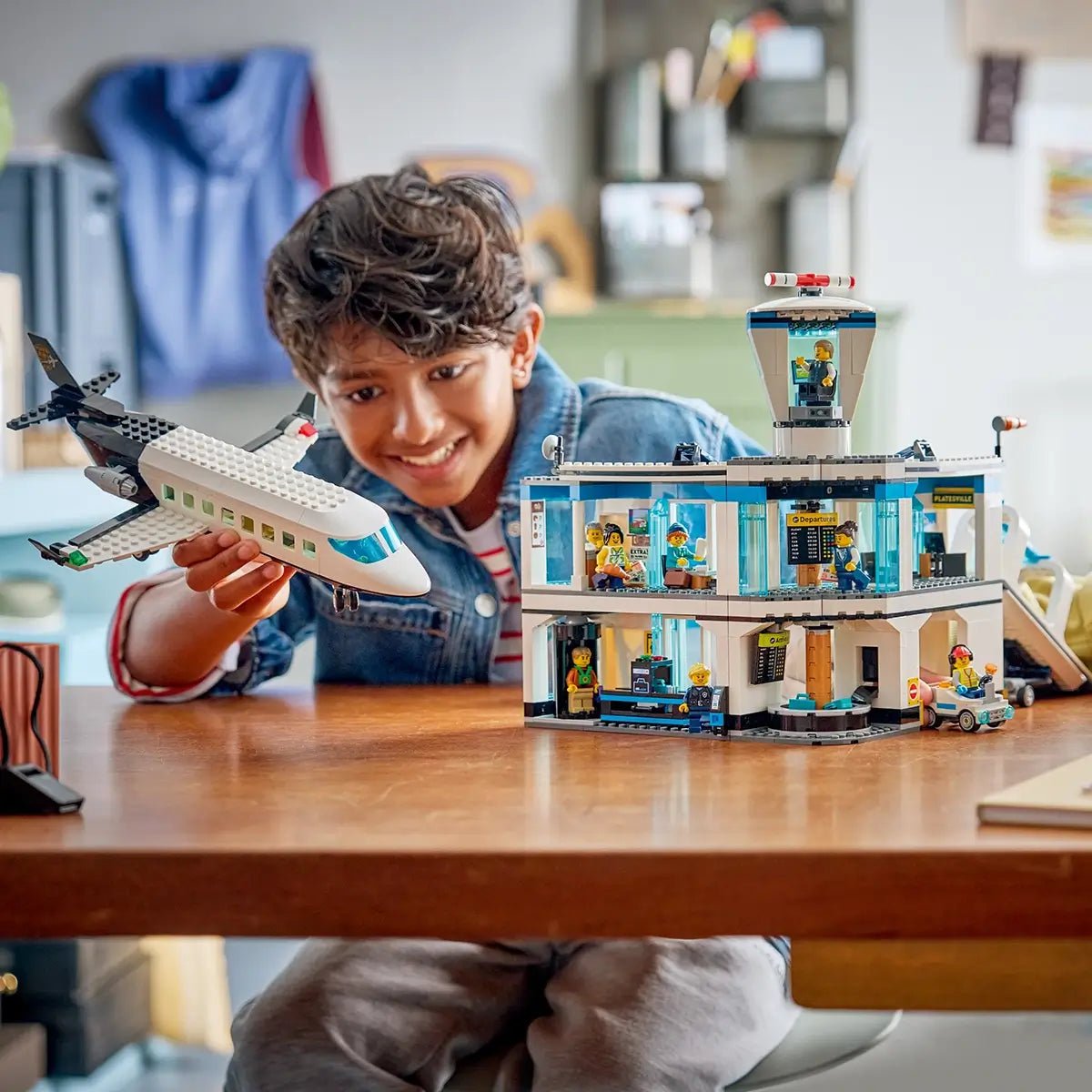 LEGO® CITY Lufthavn Med Fly