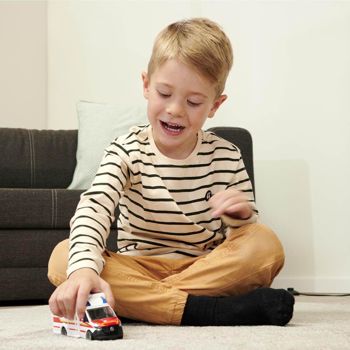 Majorette Mercedes - Benz Sprinter Ambulance