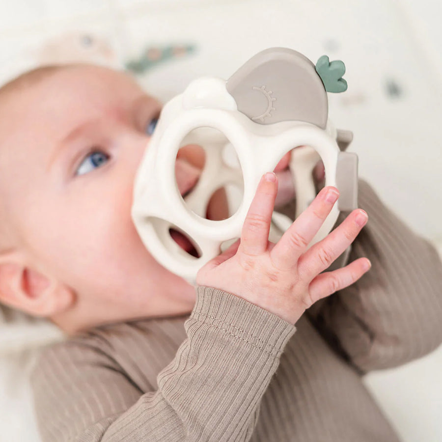 02_Done by Deer bidelegetøj, Sheepy sand 1.jpg