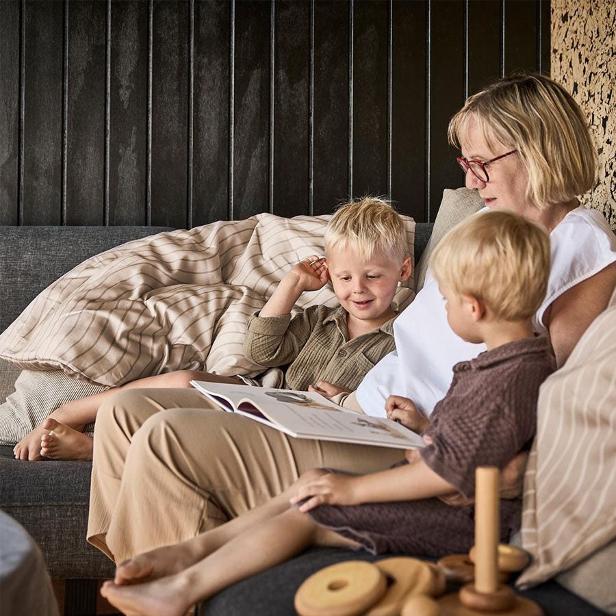 02_Leander babysengetøj, organic, Woodland cappuccino 1.jpg