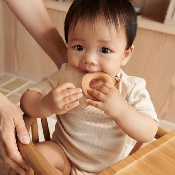 Kühlender Elefanten-Beißring in Pale Tuscany/Sandy