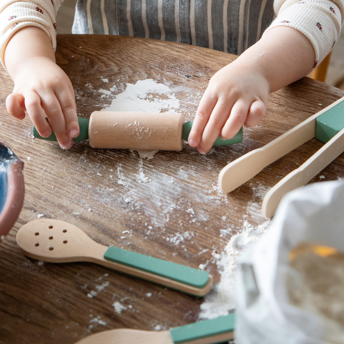 02_Sebra køkkenredskabssæt i træ-3.jpg