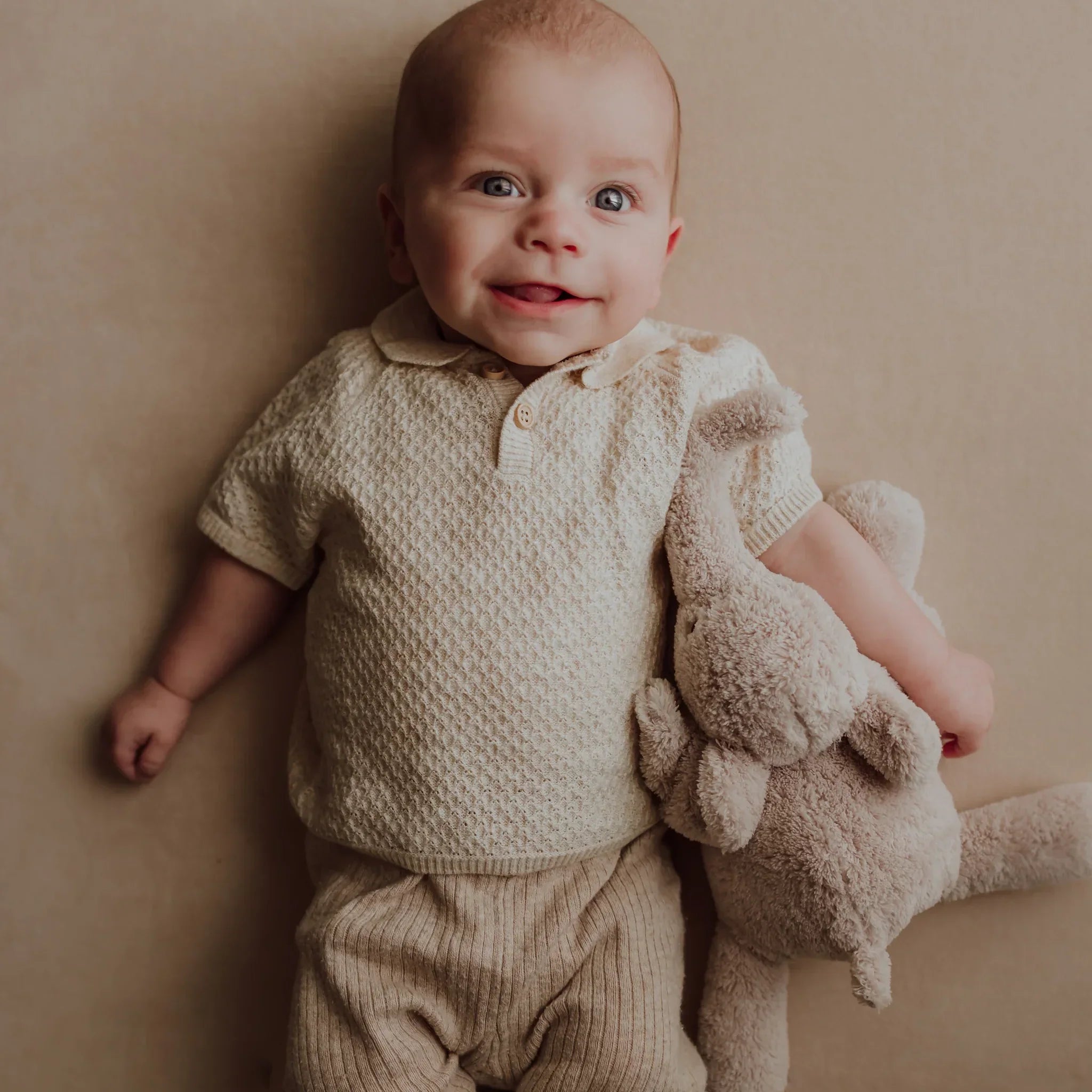 03_2055027, Flow Amsterdam George genopladelig hjertelydsbamse, blush.webp