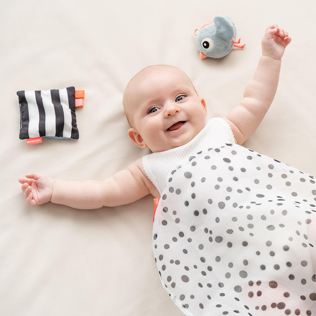 03_Done by Deer Tiny sensory aktivitetssæt, Birdee blue-3.jpg