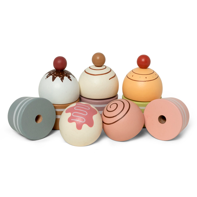 03_MaMaMeMo cupcakes på kagefad-2.png