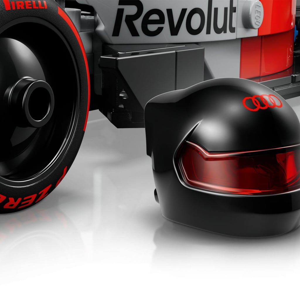 Audi Revolut F1 Team R26-Racerbil fra LEGO