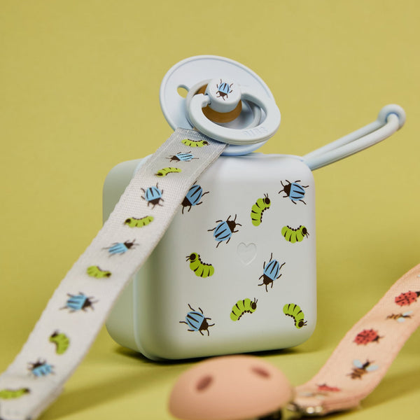 2-Pak Studio Colour Rund Sut Beetle Mix Latex Baby Blue/Dark Oak (str 2) fra Bibs
