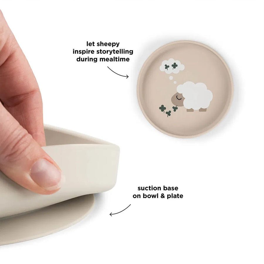 Done by Deer Silikone Stick & Stay Tallerken, Tiny Farm Sand