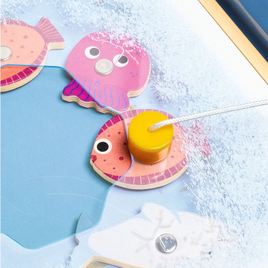 Angelspiel mit Eisfischen