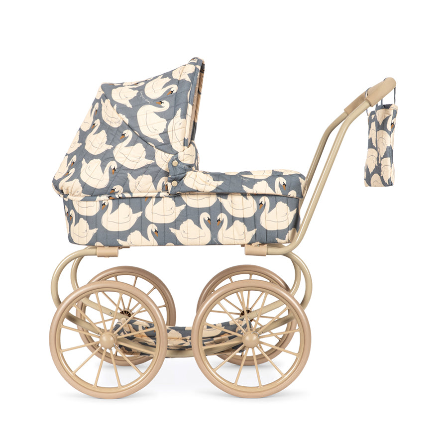 Minnie Puppenwagen in Swan