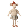 Maus mit Rock und Pullover (Medium)