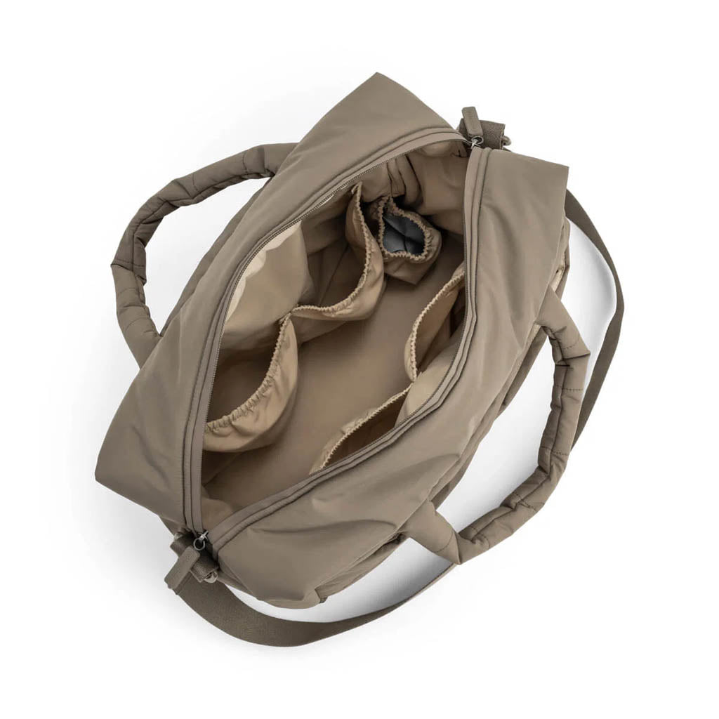 Gesteppte Wickeltasche in taupe