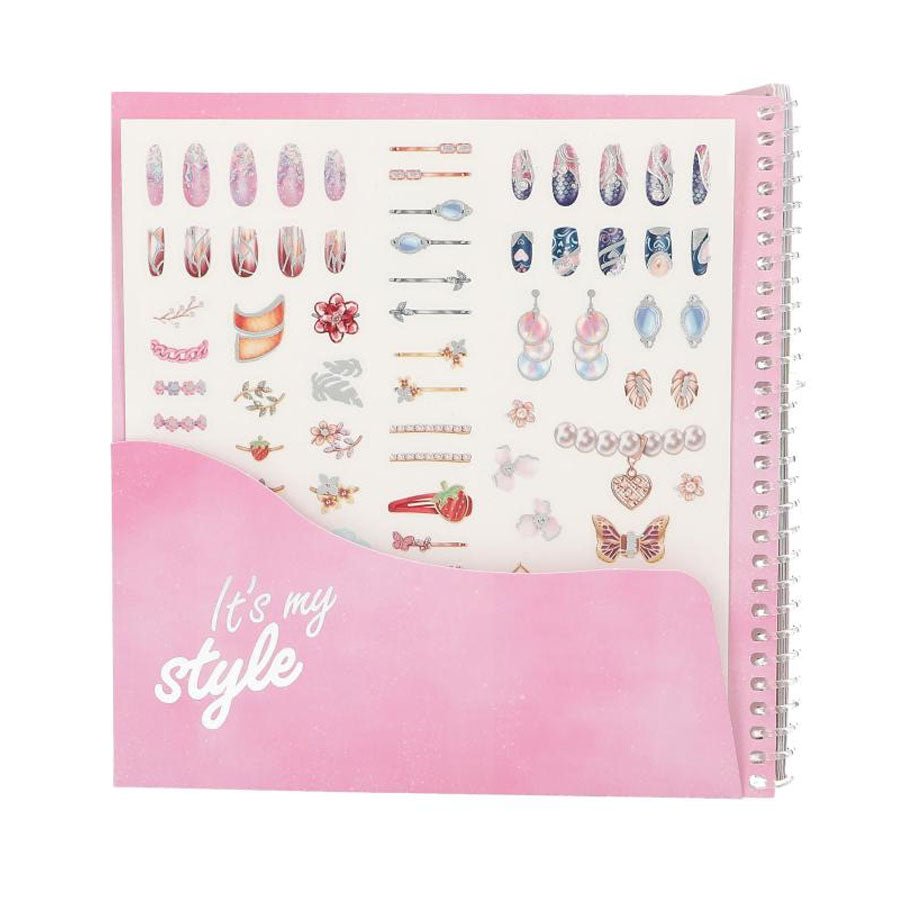 Dress Me Up Klistermærkebog