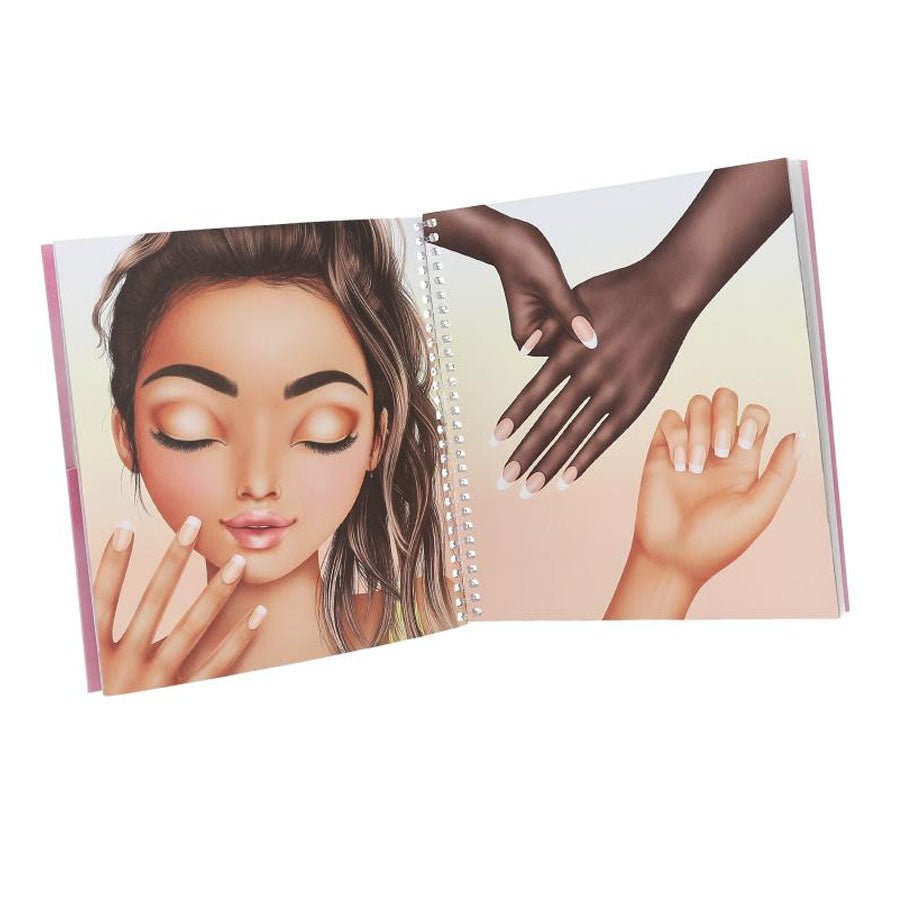 Dress Me Up Klistermærkebog