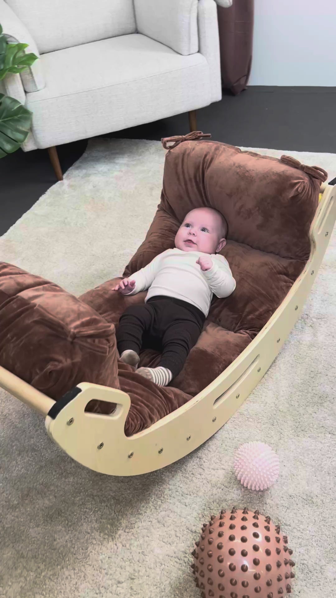 Video laden: Luxusmatratze für Luna Kletterbogen - Braun